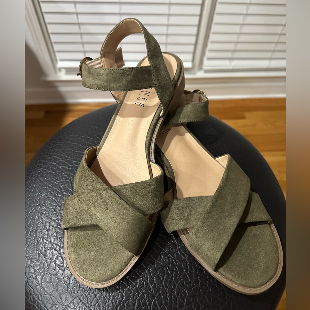 Olive Greene Journee Collectio Women's Sandals 💚! Best Offer Accepted! - Picture 7 of 8